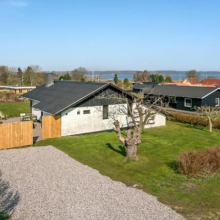 Front In With House Sea View *